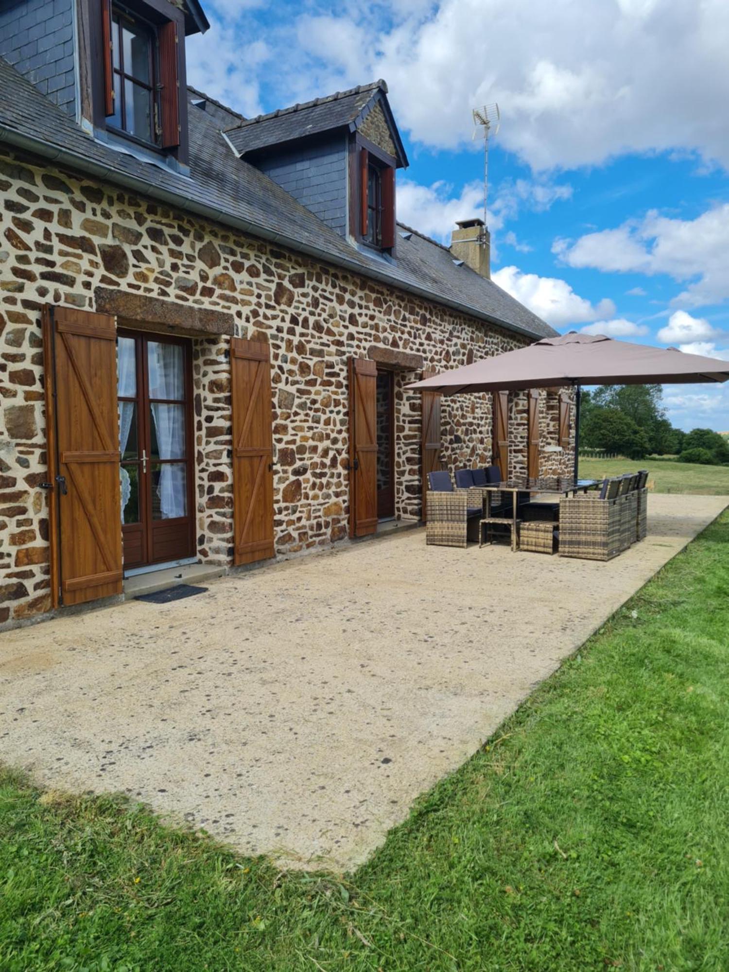 Gite Avec Vue Panoramique, Ideal Pour Un Weekend ! Mont-Saint-Jean (Sarthe) Exterior foto