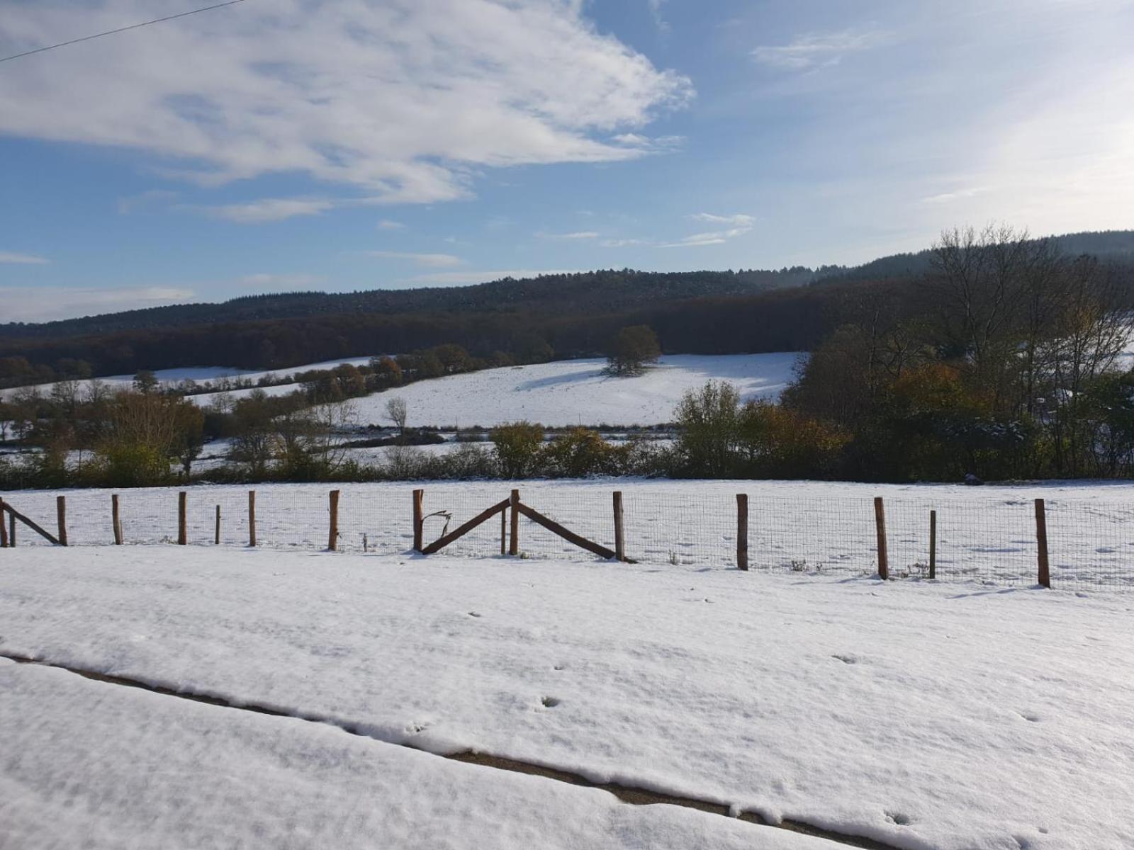 Gite Avec Vue Panoramique, Ideal Pour Un Weekend ! Mont-Saint-Jean (Sarthe) Exterior foto